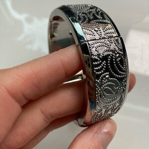 Vintage Chico's Regan Stretch Bracelet Rhinestone Silver Toned 7.5"